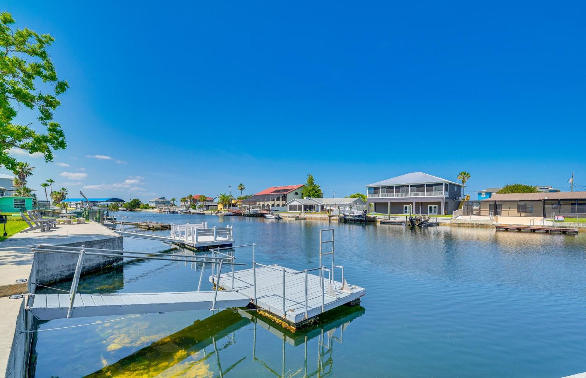 Waterfront Hernando Beach Home With Dock And Hot Tub! Exterior photo